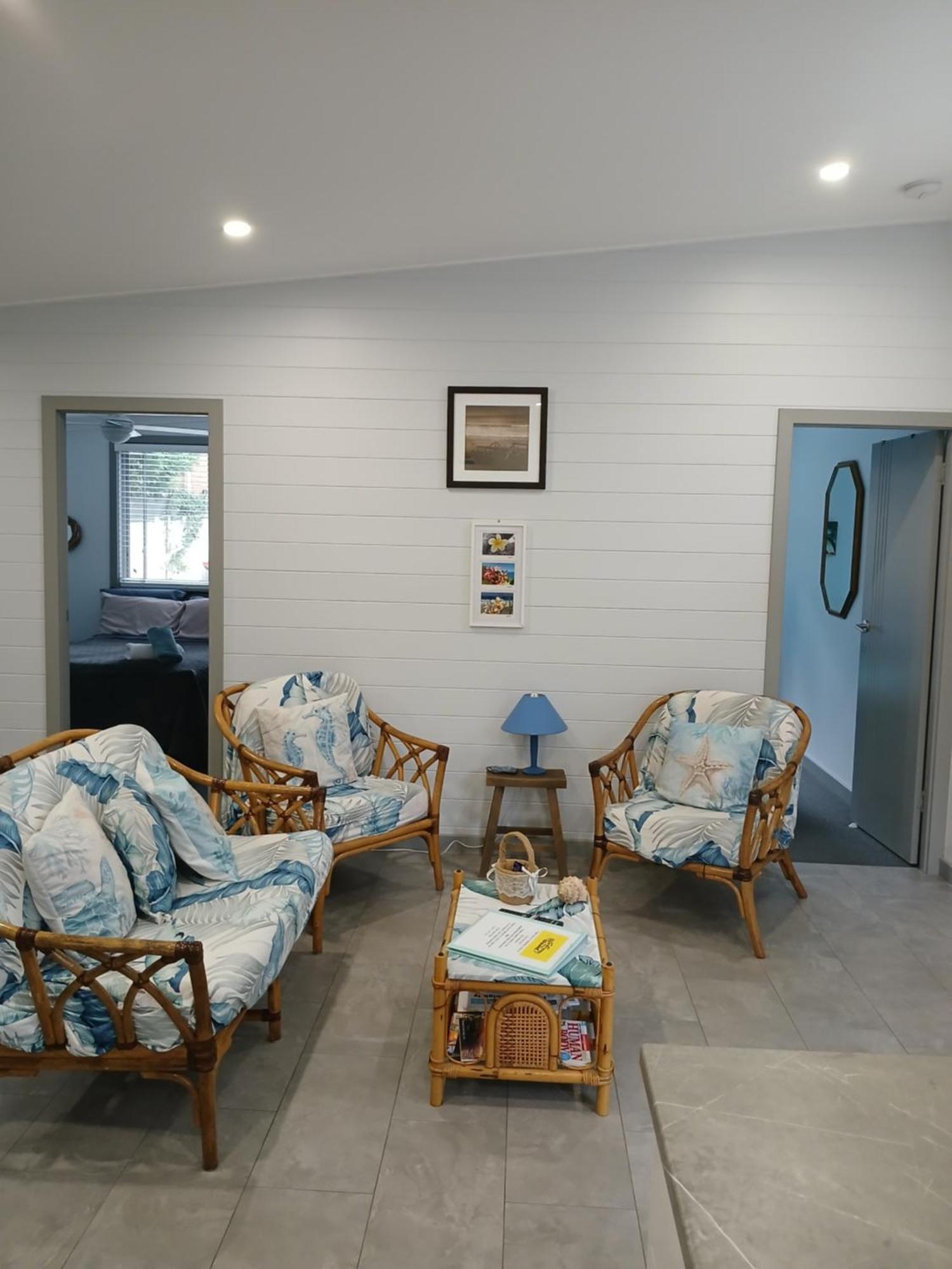 포스터 Our Retreat 아파트 외부 사진